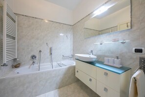 Apartment, Accessible - Suite 22 in Riva del Garda (Riva del Garda)