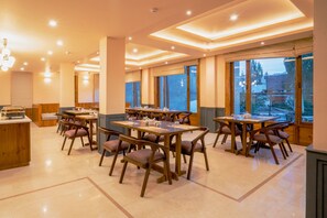 Restaurant - Hotel Zimskhang Villa (Leh)