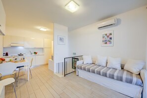Apartment | 2 bedrooms - Casa Bougainville With Pool and Lake View (Toscolano Maderno)