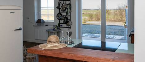 Appartement | Privékeuken | Een oven, een waterkoker, een broodrooster