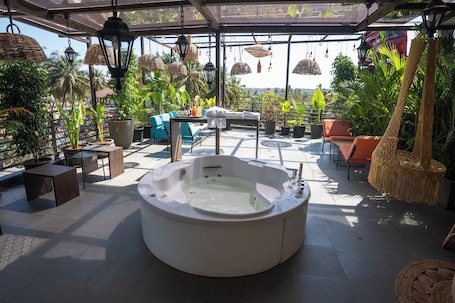 Presidential Suite | Deep soaking bathtub