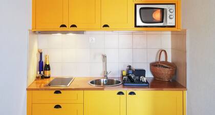 Casa da Praça - Retreat in a traditional village in the Portuguese countryside