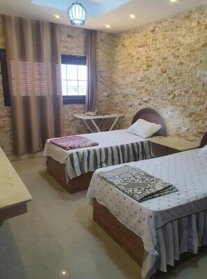 2 bedrooms, iron/ironing board, bed sheets