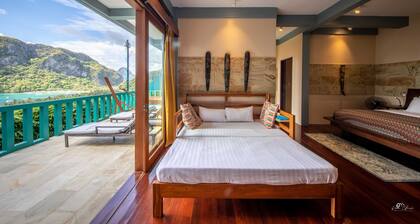 King Bed Suite with Balcony and Seaviews in El Nido