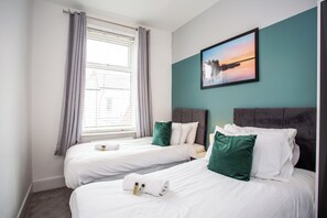 3 bedrooms, desk, iron/ironing board, free WiFi