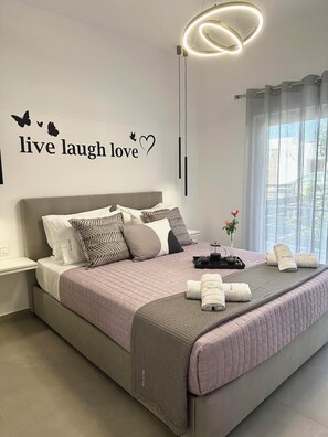 2 chambres, fer et planche à repasser, lit parapluie, Wi-Fi gratuit