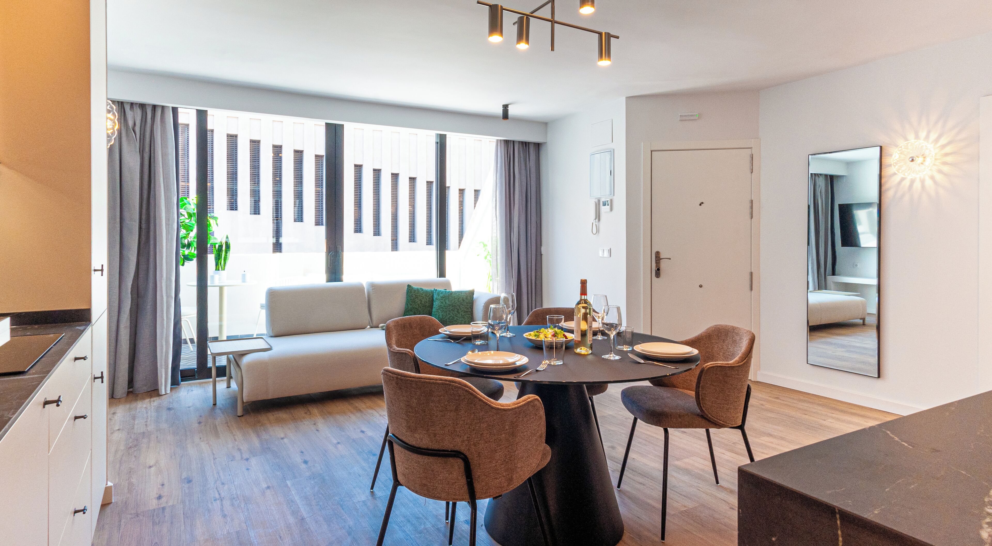 Ático | Zona de estar | Smart TV de 40 pulgadas con canales digitales