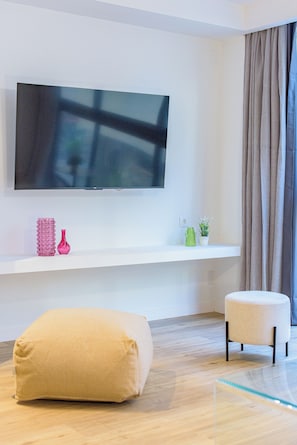 Studio | Living area