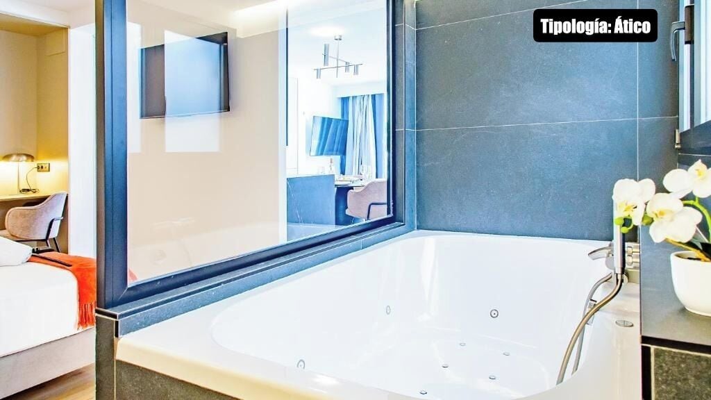 Àtic | Bany | Assecador de cabells i tovalloles 