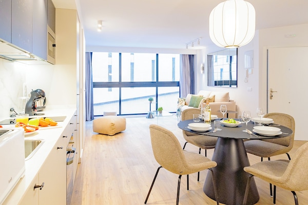 Estudi | Sala d'estar | Televisor intel·ligent de 40 polzades amb canals digitals