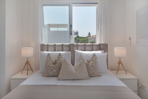 Phaedrus Living Terra Cotta City Flat