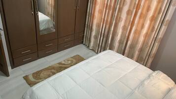 2 bedrooms, iron/ironing board, free WiFi, bed sheets