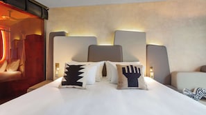 1 chambre, minibar, bureau, draps fournis