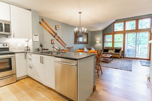 冰箱、微波炉、烤箱、炉灶