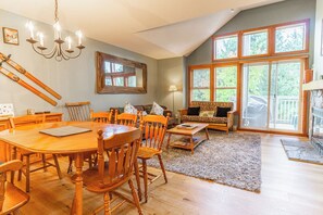 智能电视、壁炉