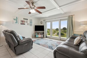 TV - Easy Beach Access: First Floor Convenience (Fernandina Beach)