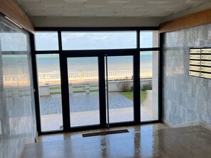 Interior - Central Studio with Balcony and Sea Promenade Access in Cabourg (Cabourg)