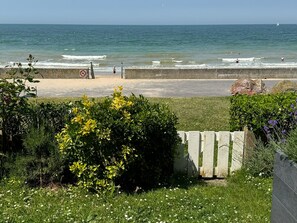 On the beach - Cabourg, 3* Seaside Apartment, Direct Beach Access, Parking (Cabourg)