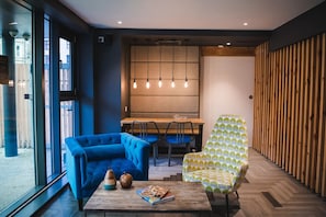 Lobby sitting area - For Students Only - McDonald Road in Edinburgh - Campus Accommodation (Edinburgh)