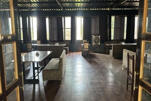 Reception - Hotel Eagle Inn (Udaipur)