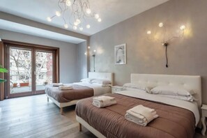 3 bedrooms, desk, iron/ironing board, free WiFi - Spacious and Bright Apartment in Vaticano Prati district of Rome
 (Roma)