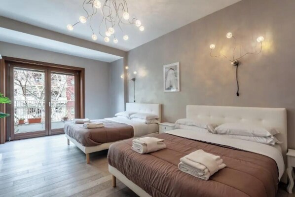 3 bedrooms, desk, iron/ironing board, free WiFi - Spacious and Bright Apartment in Vaticano Prati district of Rome
(Roma)