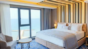 Egyptian cotton sheets, premium bedding, minibar, in-room safe