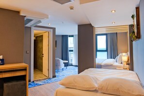 Superior Triple Sea View Room | Egyptian cotton sheets, premium bedding, minibar, in-room safe