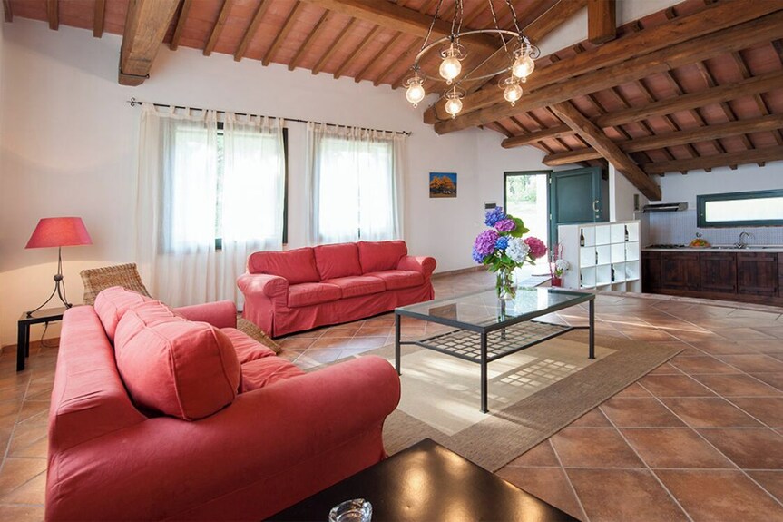 Large Holiday Apartment Tuscany, Ancient Farm, Nature, Swimming Pool, 4 Guests - Montemurlo