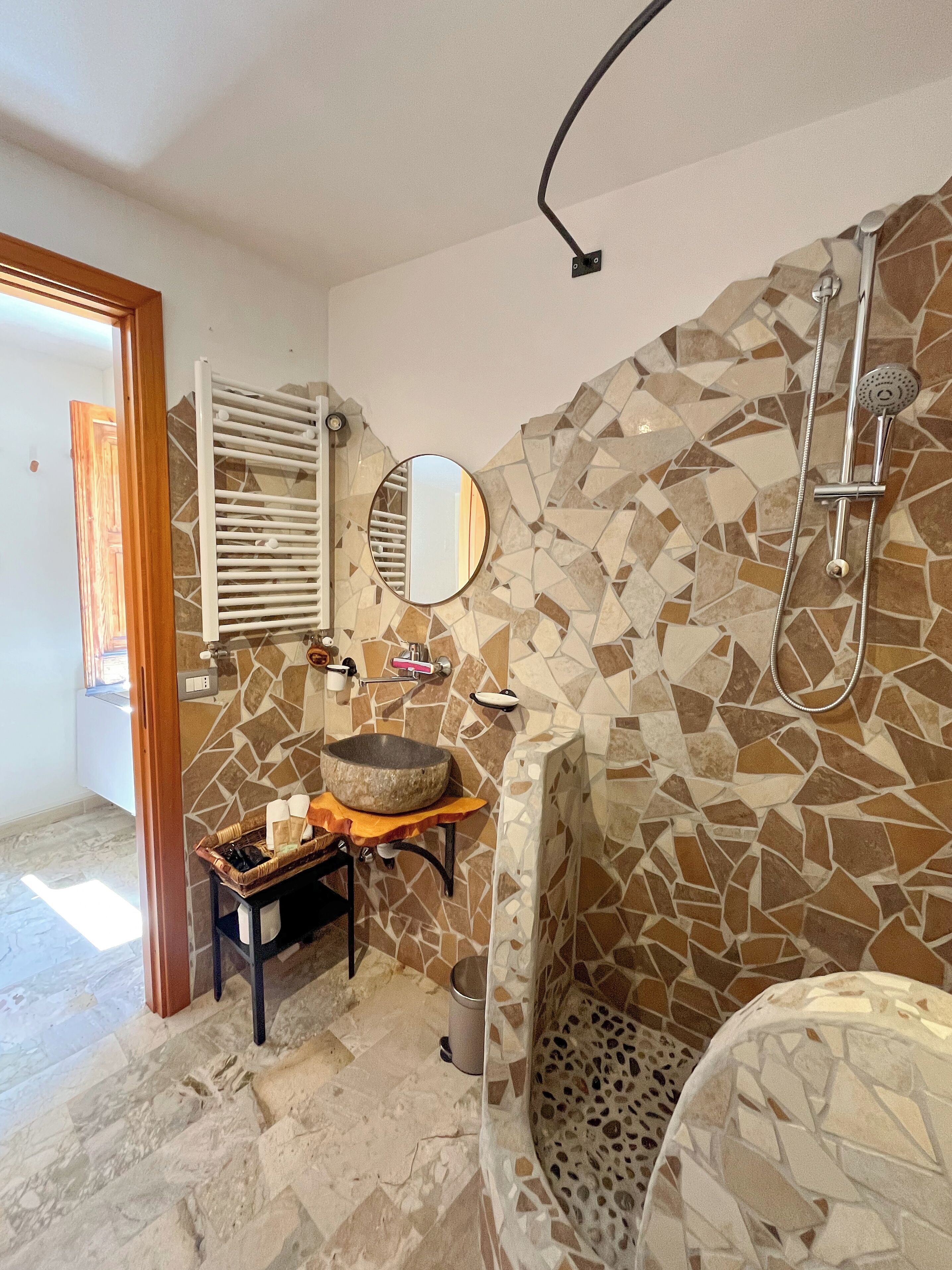 Doppelzimmer | Badezimmer | Dusche, Haartrockner, Handtücher, Seife