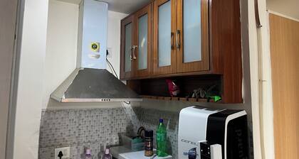 Cozy studio in welcoming Greater Noida with WiFi, AC