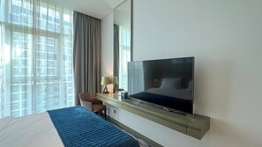 Deluxe Studio, 1 Double Bed, City View