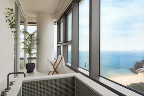 Family Two Room | Private spa tub