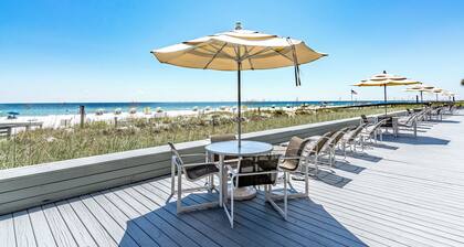 Romar House Villa by Liquid Life