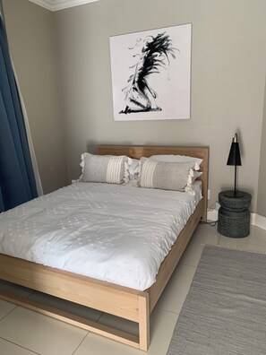 3 habitaciones, tabla de planchar con plancha, wifi y ropa de cama 