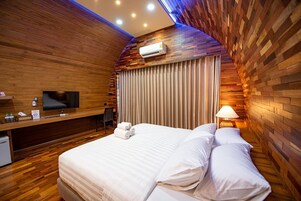 1 habitación y escritorio 