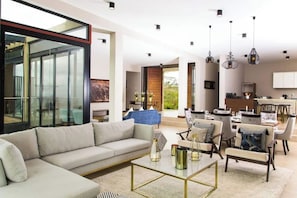 Standard-Villa, Hügelblick | Wohnbereich