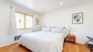 3 bedrooms, free WiFi, bed sheets
