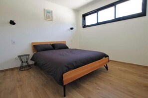 3 bedrooms, free WiFi, bed sheets