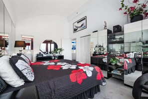 2 habitaciones, tabla de planchar con plancha y wifi gratis 