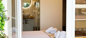 ISOLA 1.6.3 Guest House