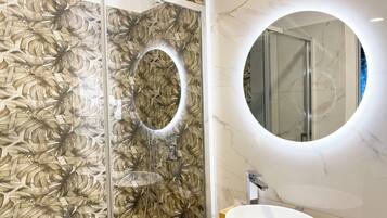 Classic Double Room, Balcony | Bathroom | Shower, hair dryer, towels, soap