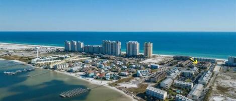 Una spiaggia nelle vicinanze