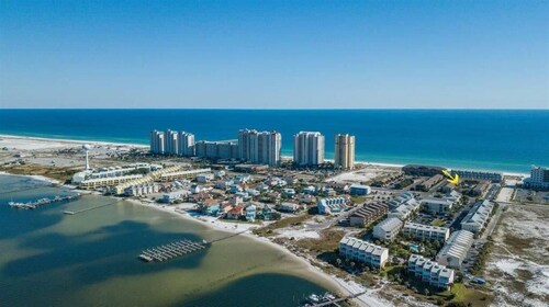 Beachview 112-Amazing 2bedroom/2bathroom with Community pool.  Sleeps 6
