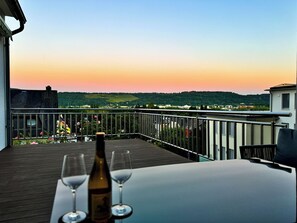 Outdoor dining - Elevate Suite 360° (Trier)