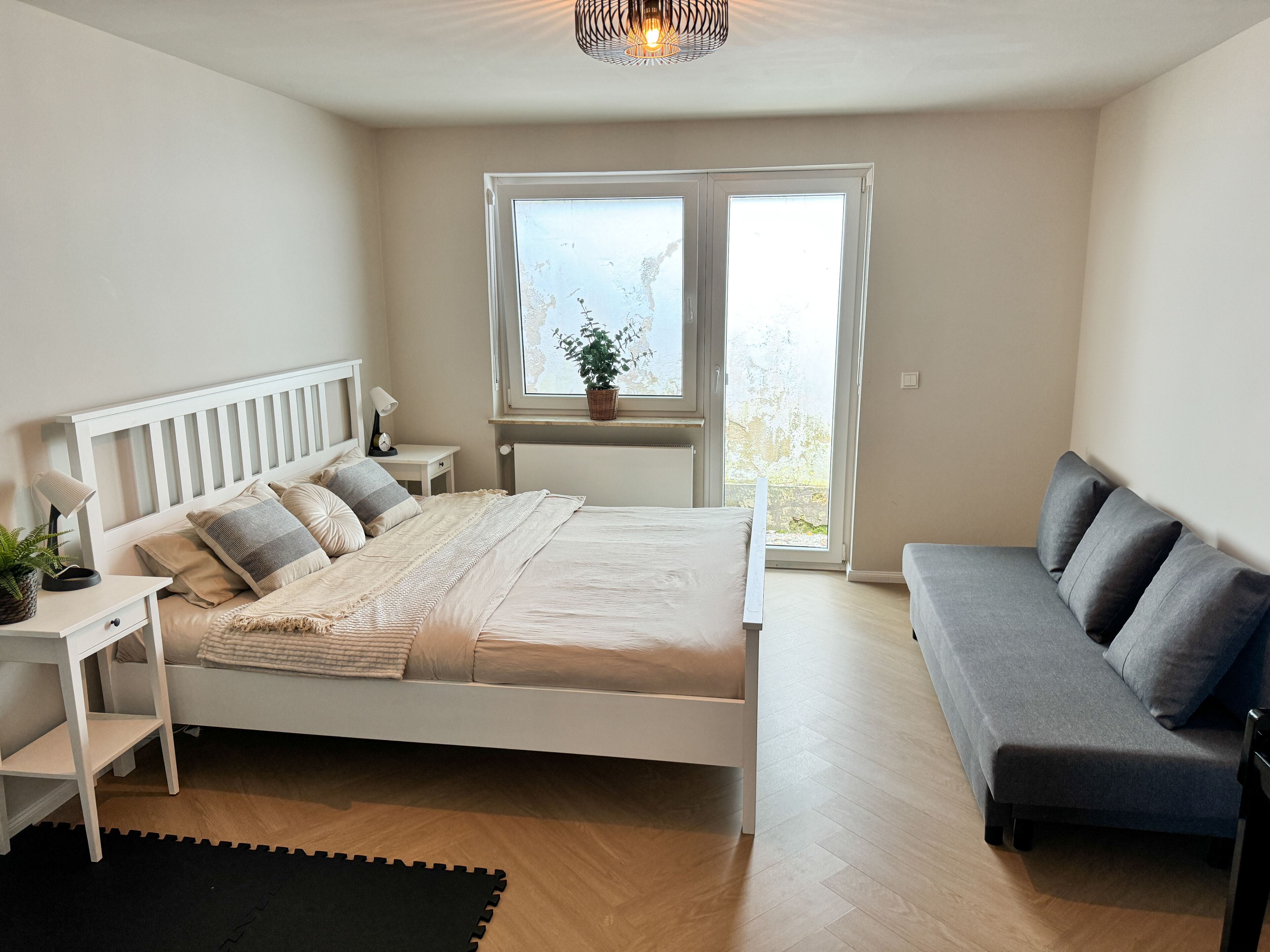 2 bedrooms, in-room safe, iron/ironing board, travel crib