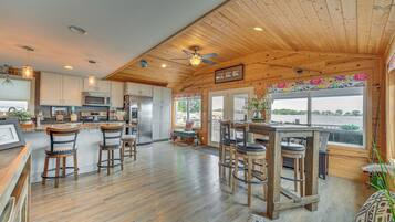 Cottage (3 Bedrooms) | Interior