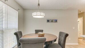 Nhà (3 Bedrooms) | Nội thất