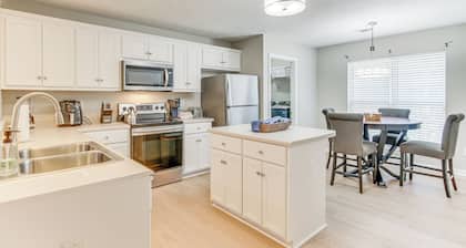 Sunny Augusta Home: Golf, Shop, Explore!