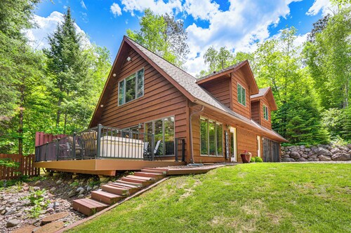 Lakefront Tower Home w/ Shared Dock!